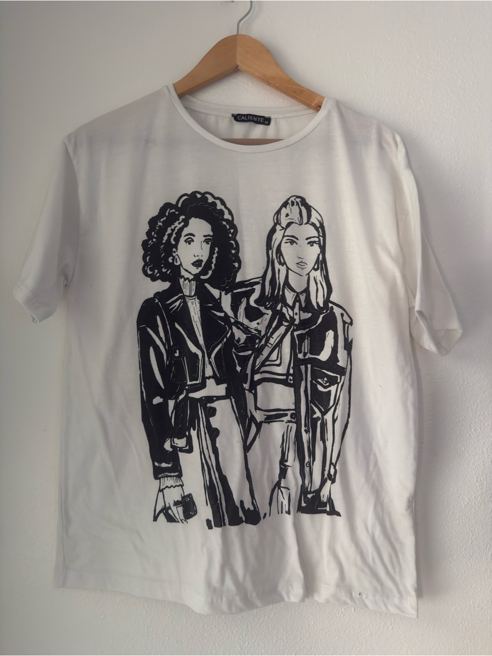 Caliente  Pop Art Fashionista Two Women Graphic Shirt Sz  M